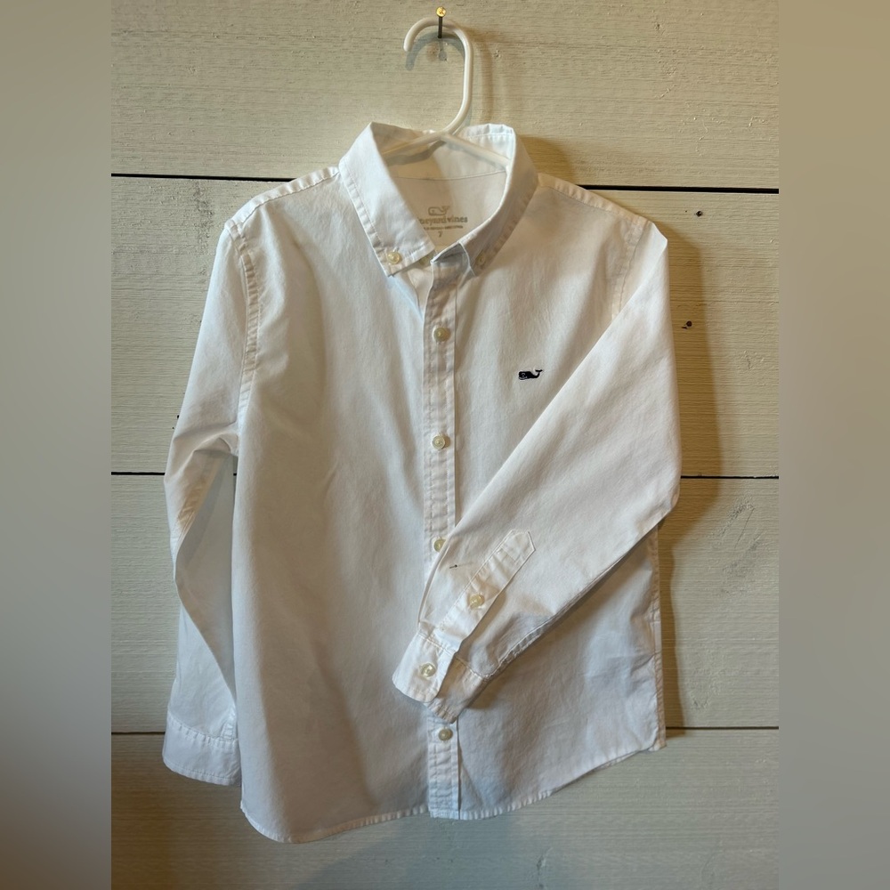 VINEYARD VINES lightweight button down shirt